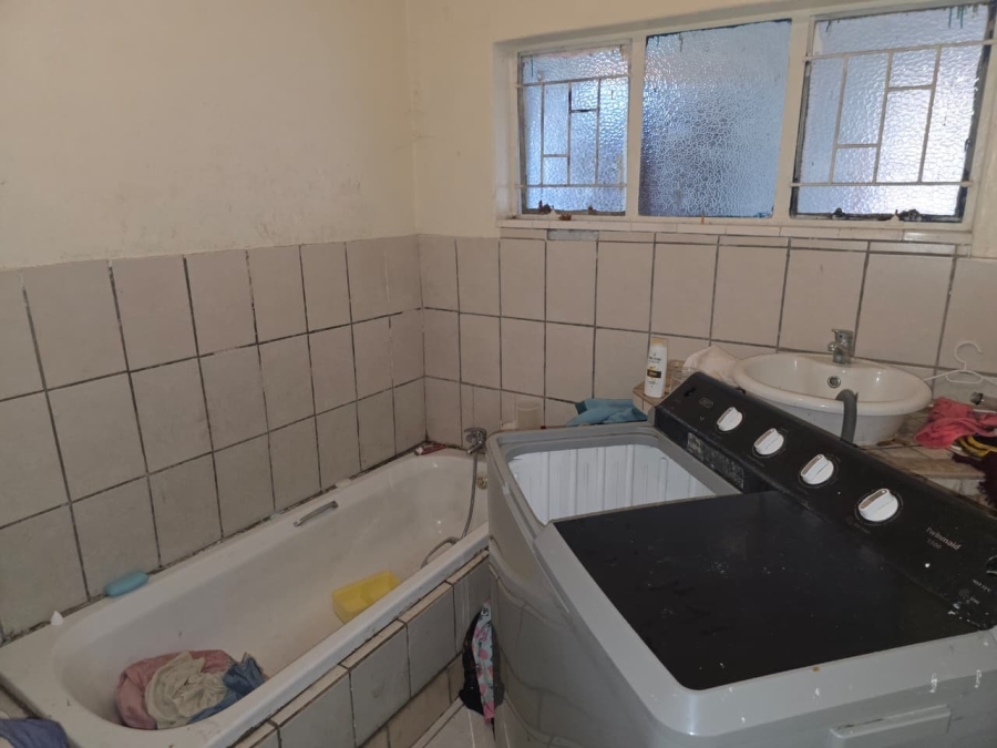 5 Bedroom Property for Sale in Oos Einde North West